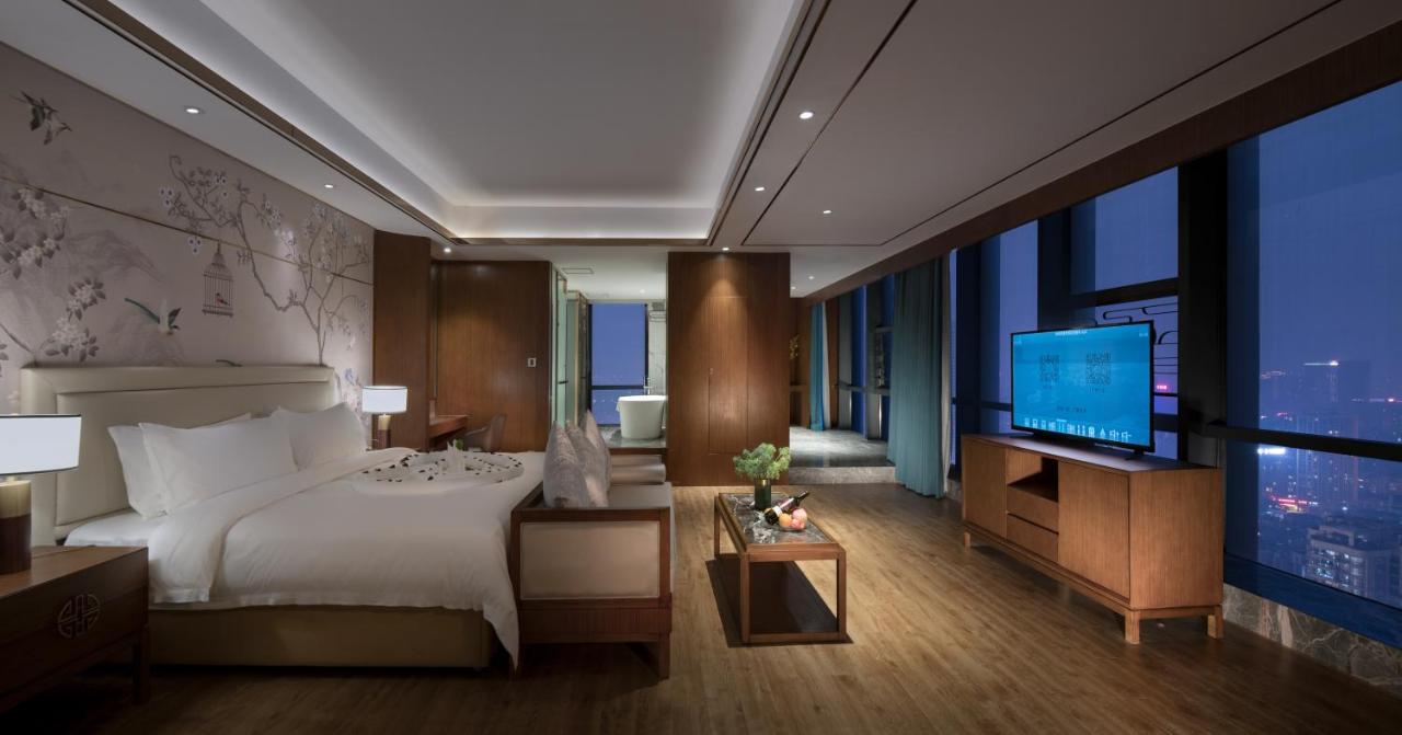 Venus Royal Hotel Foshan Kuiqi Road Metro Station Eksteriør billede